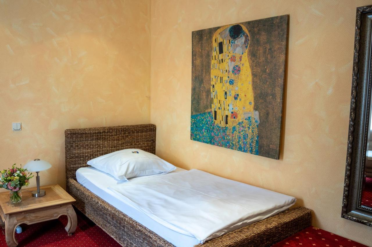 Hotel Landhaus Knappmann Essen Bagian luar foto
